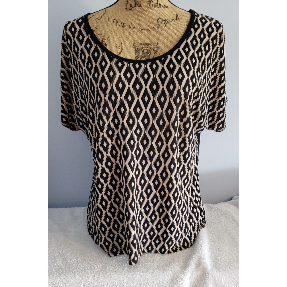Forever Jade Womans Short Sleeve Blouse Size Medium‎